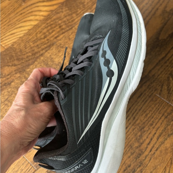 Saucony black kinvara runners sneakers - Picture 2 of 5